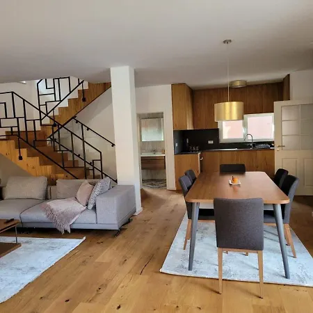 Qama Brezovice فيلة Strpce