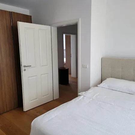 فيلة Qama Brezovice *