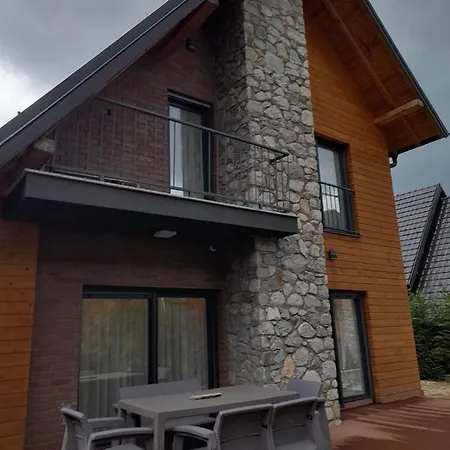 فيلة Qama Brezovice *